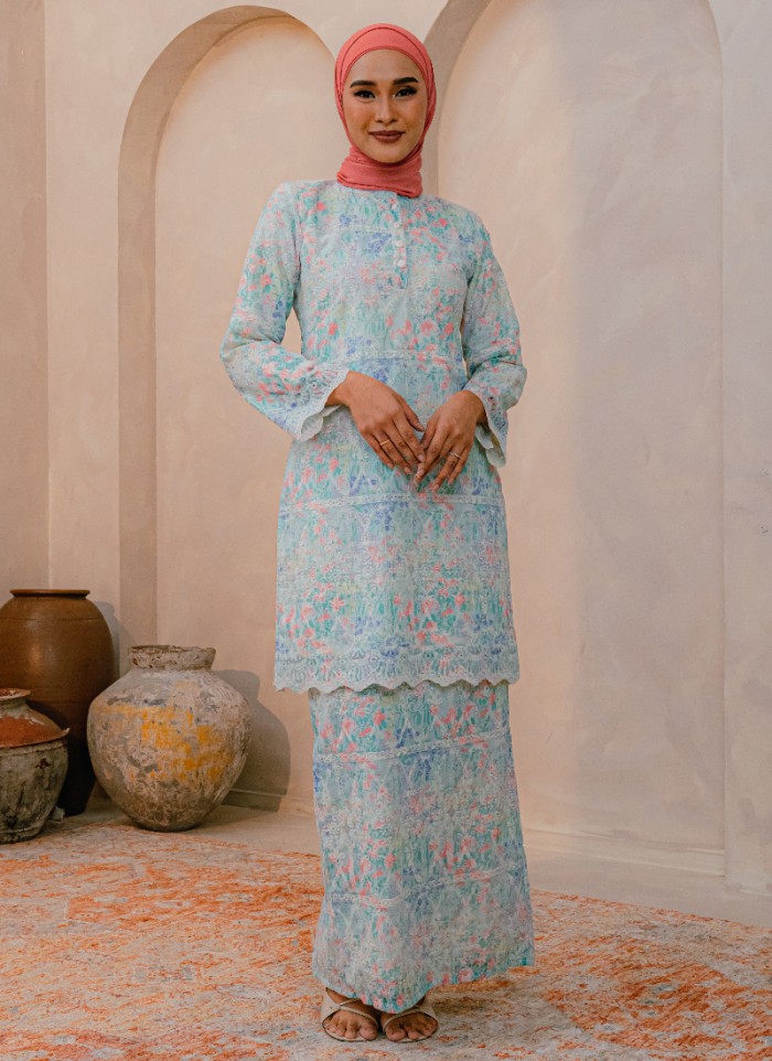 Kurung Gardene in Daylily