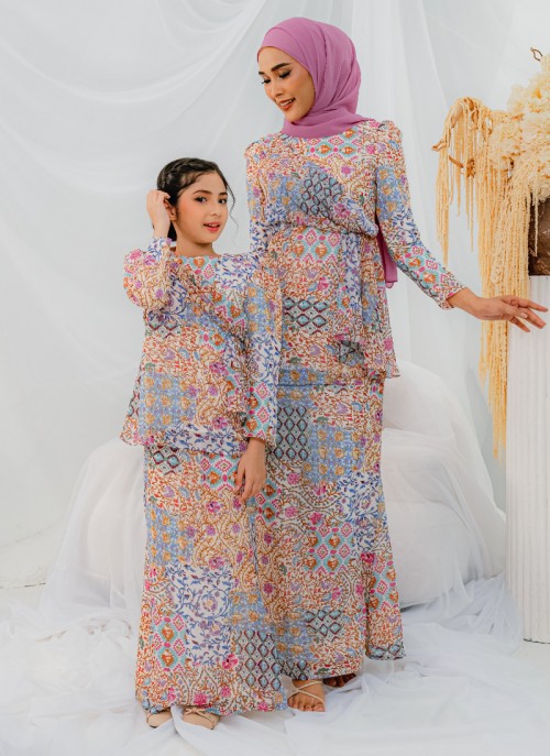 Kurung Phoenix in Hualing