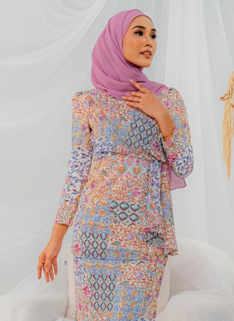 Kurung Phoenix in Hualing