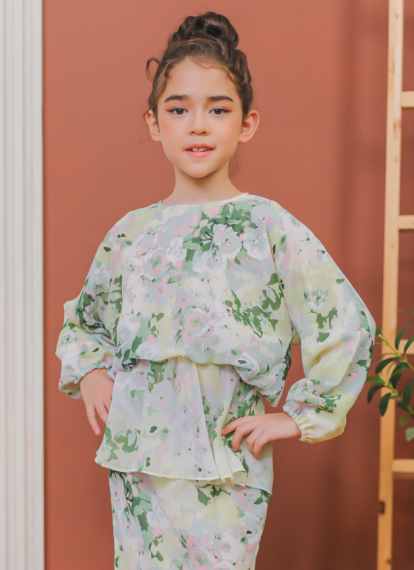 Little Hikari (Emisa) Little Hikari (Emisa)