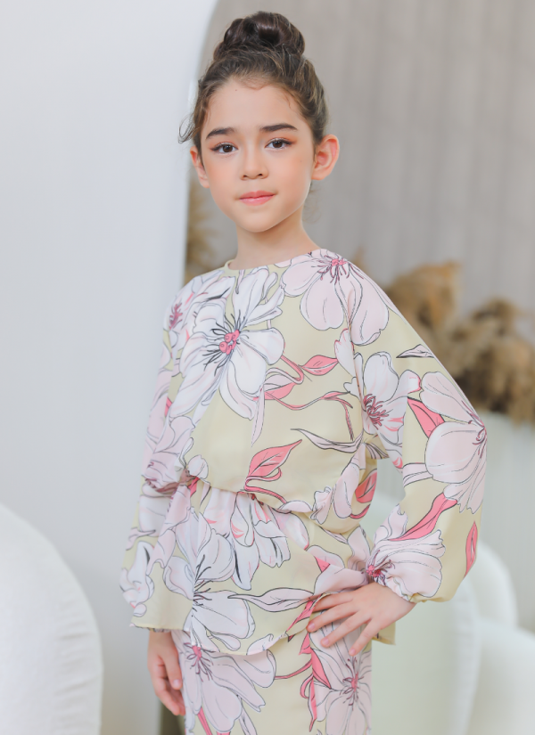 Little Hikari (Benika) Little Hikari (Benika)