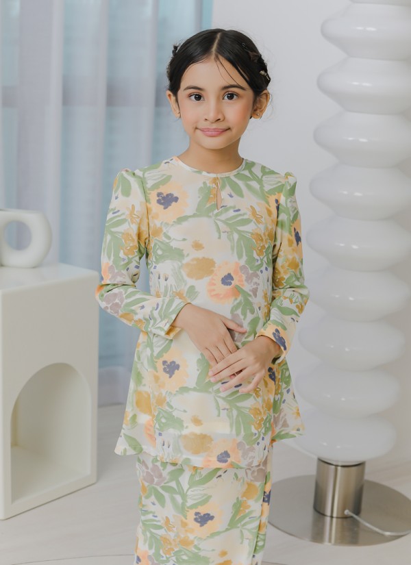 Little Jewel (Amber) Little Jewel (Amber)