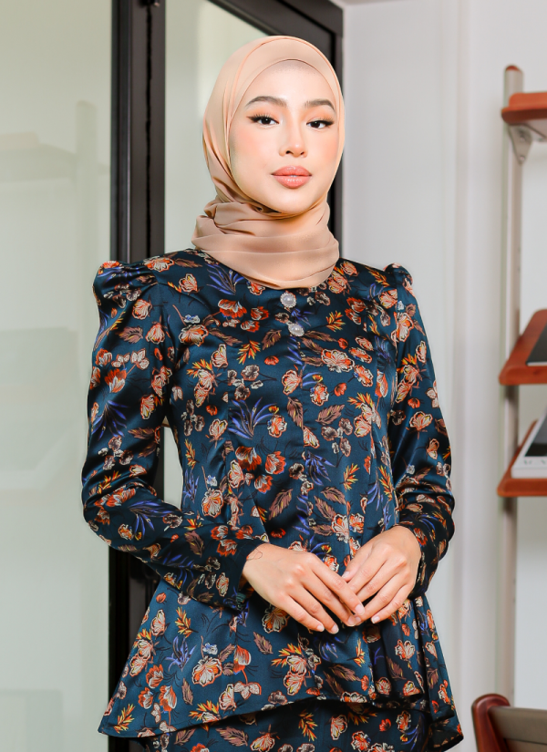 Kurung Retro in Hamidah Kurung Retro in Hamidah