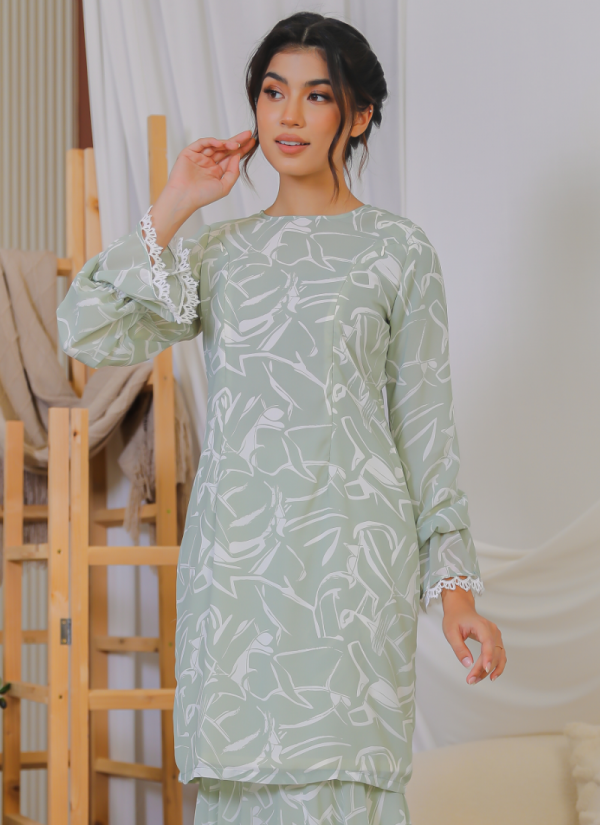 Kurung Sultane in Efsun Kurung Sultane in Efsun