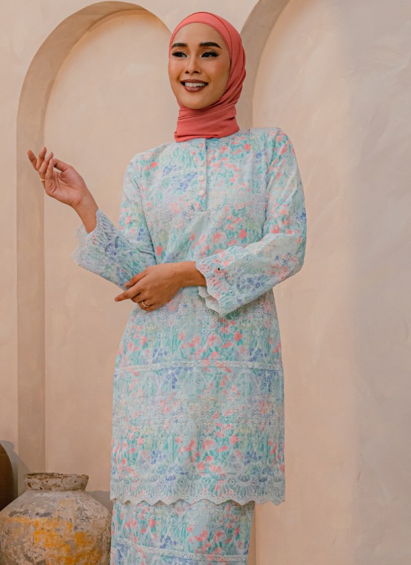 Kurung Gardene in Daylily Kurung Gardene in Daylily